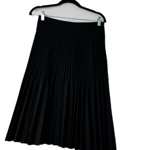 Jse couture Italy NY woman’s sz 6 black pleated midi skirt classic timeless fun